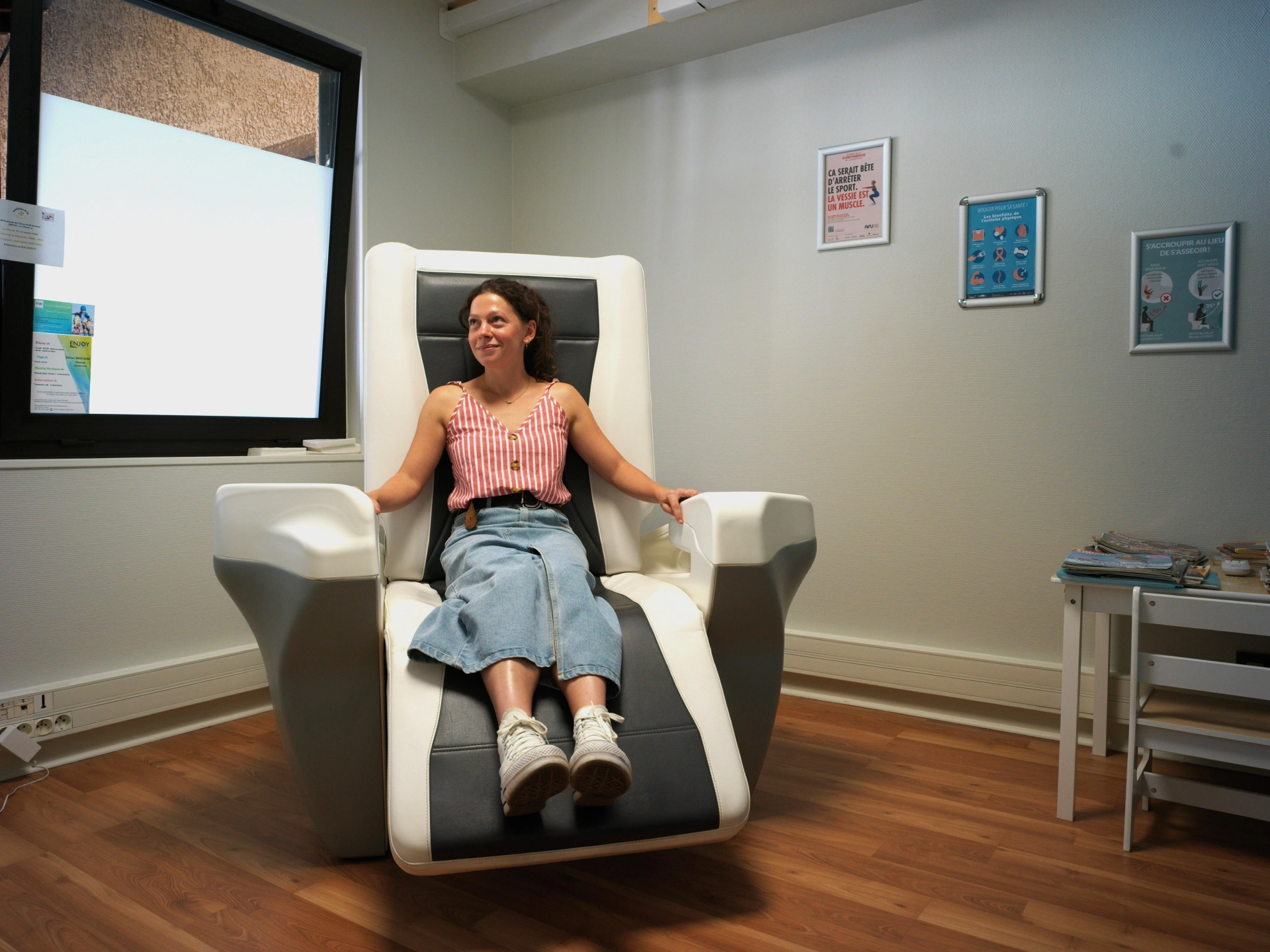 Fauteuil de rééducation PelviCenter dans un espace dédié